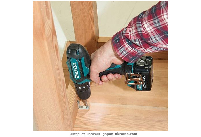Аккумуляторный ударный шуруповерт MAKITA HP332DZ
