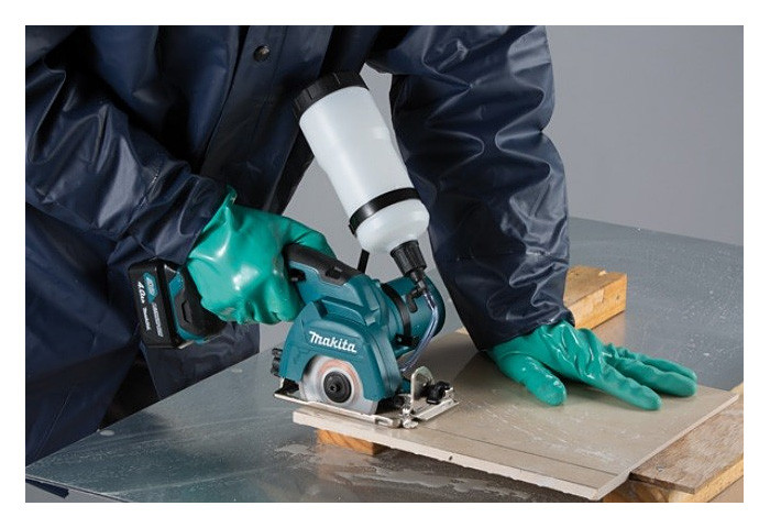 Аккумуляторная дисковая пила MAKITA CC301DSAE