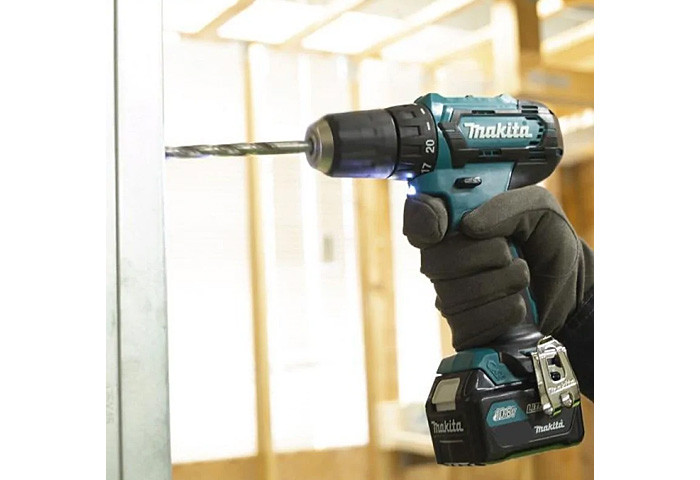 Аккумуляторный ударный шуруповерт MAKITA HP333DZ