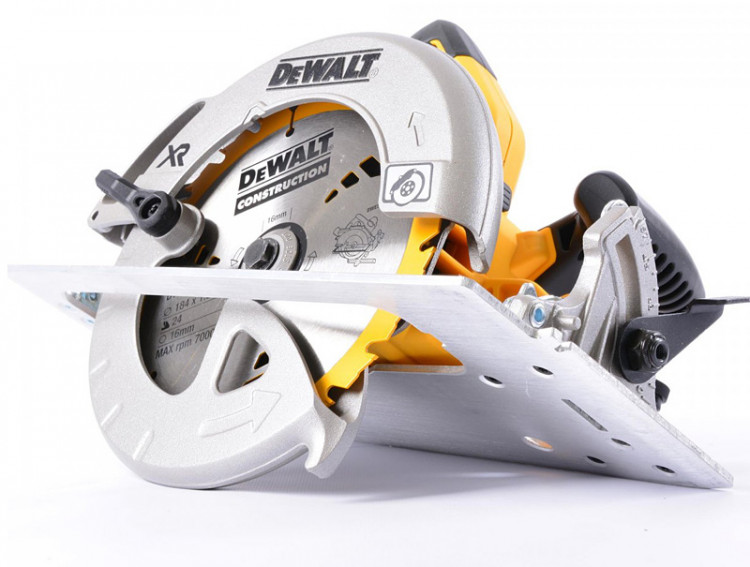 Аккумуляторная дисковая пила DeWALT DCS570NT