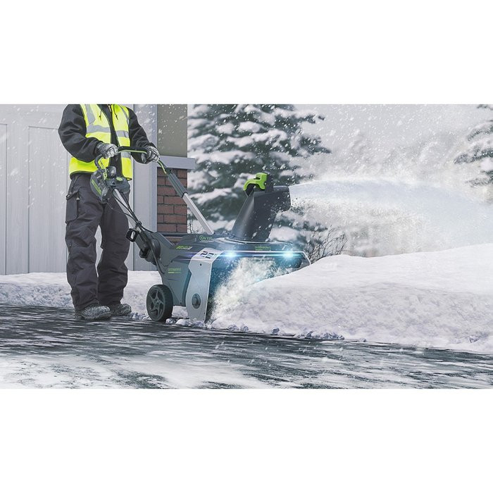 Снегоуборщик аккумуляторный Greenworks GD82STK5 82V c АКБ 5АЧ и ЗУ