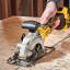 Аккумуляторная дисковая пила DeWALT DCS571N