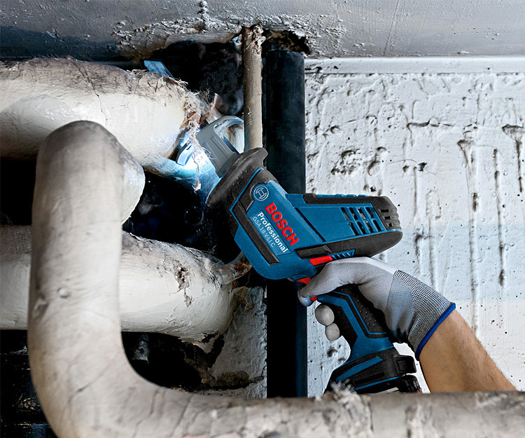 Аккумуляторная ножовка BOSCH GSA 18 V-LI C